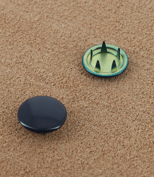 BOUTON PRESSION LAITON VERNIS BLEU MARINE 12 mm 