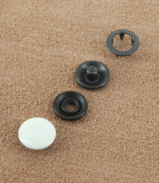 BOUTON PRESSION LAITON VERNIS ÉCRU 10 mm Laiton bronze noir