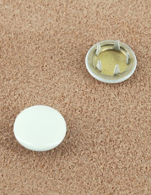 BOUTON PRESSION LAITON VERNIS ÉCRU 10 mm 