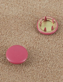 BOUTON PRESSION LAITON VERNIS FUSHIA MAT 675 - 10 mm 