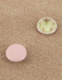 BOUTON PRESSION LAITON VERNIS ROSE 3109 - 10 mm 