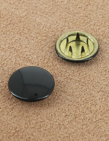 BOUTON PRESSION LAITON VERNIS NOIR BRILLANT 15 mm 