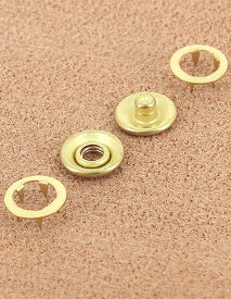 BOUTON PRESSION LAITON VERNIS 10.8 mm 