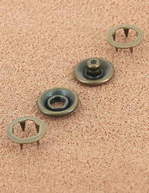 BOUTON PRESSION LAITON VIEUX BRONZE 10.8 mm 