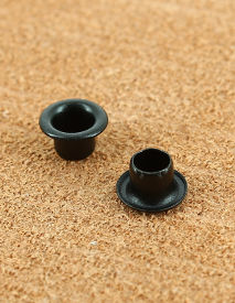 OEILLET ETOILE BRONZE NOIR 