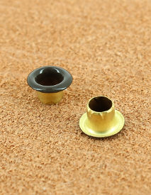 OEILLET ETOILE VERNIS MARRON 33 