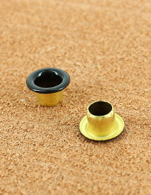 OEILLET ETOILE VERNIS NOIR BRILLANT 