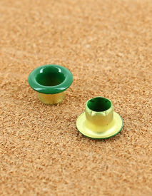 OEILLET ETOILE VERNIS VERT MOUSSE 