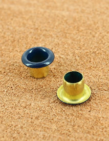 OEILLET ETOILE VERNIS BLEU MARINE 