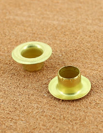 OEILLET ETOILE LAITON VERNIS 