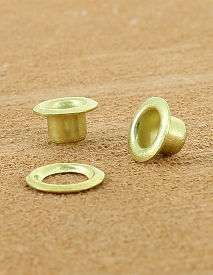 OEILLET ROULE LAITON VERNIS 