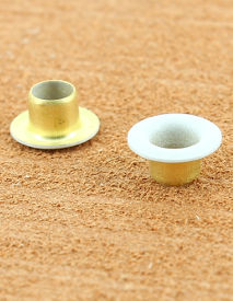 OEILLET ROULE LAITON VERNIS BLANC MAT 