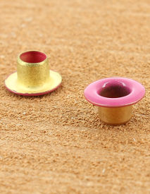 OEILLET ROULE LAITON VERNIS CYCLAMEN 