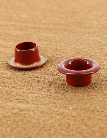 OEILLET ROULE LAITON VERNIS ROUGE 504 