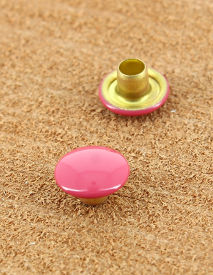 RIVET SIMPLE LAITON VERNIS FUSHIA 675 Ø 8.2 mm 